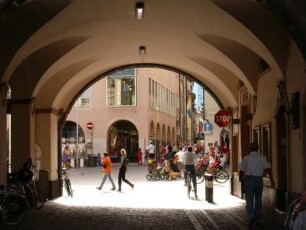 Durchblick zum Rathausplatz