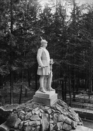 Otto Fürst von Bismarck : Cunewalde. Bismarckstandbild (1904)