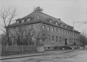 Alte Mensa Mommsenstraße : Dresden-Räcknitz, Mommsenstraße, Straßenfront der Alten Mensa