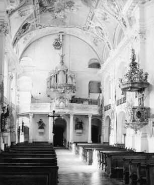 Matrei in Osttirol. Pfarrkirche Sankt Alban (1235/1520 und 1770/1780). Inneres zur Orgelempore