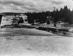 Brücke : Brücke über den Firehole River in das Midway Geysir Basin