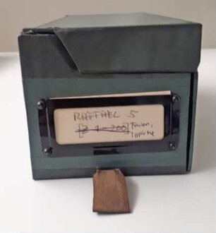 Kasten Raffael 5 aussen