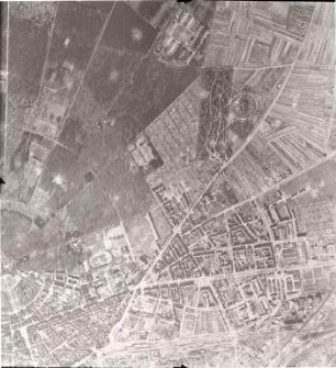 Amerikanische Luftbildaufnahmen von Kriegszerstörungen. Ausrichtung nach Norden. Oststadt