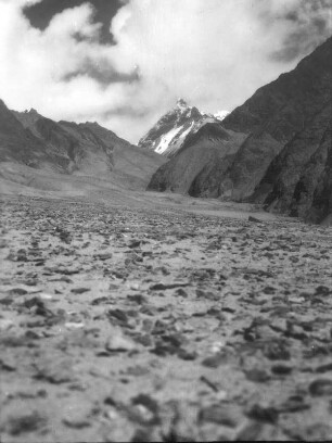 China. Sinkiang (Xinjiang). Kunlun. Pyramid-Peak im Khantal (nördlich von Gulbazar-Masar)