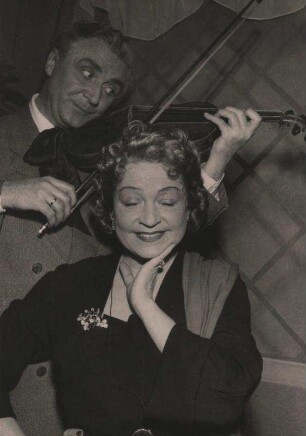 Alexander Engel, Grethe Weiser