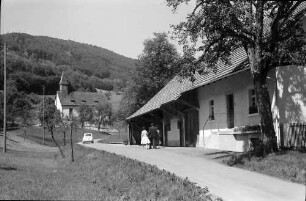 Endenburg: Tal mit Straße und Hof