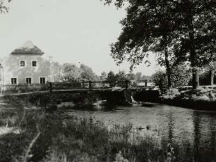 Commerau bei Klix. Straßenbrücke über die Kleine Spree
