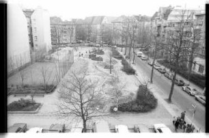 Kleinbildnegative: Spielplatz, Büsingstraße Ecke Bornstraße, 1979