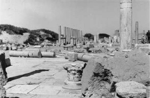 In Leptis Magna : Blick über die Überreste von Leptis Magna