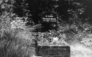 Triebischtal-Garsebach. Grabstätte Gerhard Barth, Bergfriedhof Garsebach