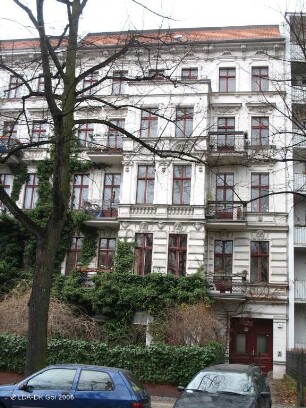Mietshaus & Vorgarten; Berlin, Charlottenburg-Wilmersdorf