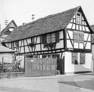 Fachwerkwohnhaus; Dreieich, Alte Schulgasse 7