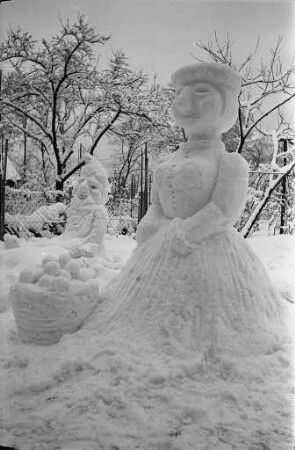 Schneemann bauen.