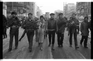 Kleinbildnegativ: Demonstration Celalettin Kesim, Kottbusser Damm, 1985