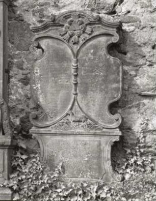 Grabmal für den Weißbäcker Johann Christoph Daniel Agricola und seine Familie