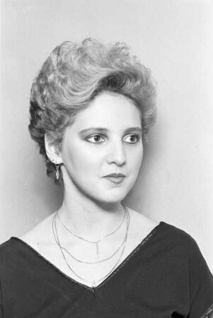 Vorstellung der Frühjahrs-Frisurenmode 1983 durch die Friseurinnung Karlsruhe in der Badnerlandhalle