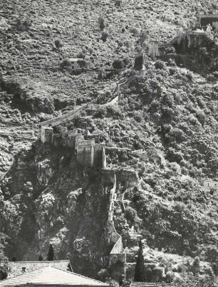 Blick auf die Bergbefestigungen der Stadt Kotor