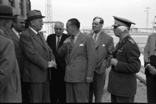Ploesti: Gruppen bei der Führung durch die Raffinerie Vega