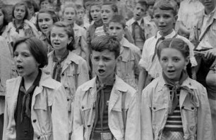 Pionierrepublik "Ernst Thälmann" in Wuhlheide : Pioniere im Zeltlager