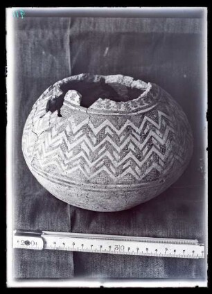 Prähistorische Keramik: Schale (Samarra Grabungsnummer 250)