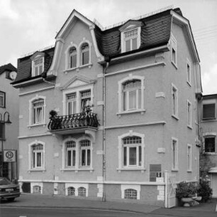 Wohnhaus; Bad Homburg, Bachstraße 15, Bachstraße 17