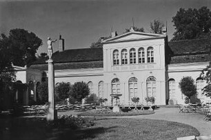 Neustrelitz, Residenzschloss : Neustrelitz. ehemaliges Residenzschloß. Teilansicht, Orangerie
