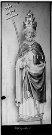 Veringenstadt Pfarrkirche Sankt Nikolaus Chor Heiligenfigur links hinter em Altar (Apostel Philippus?)