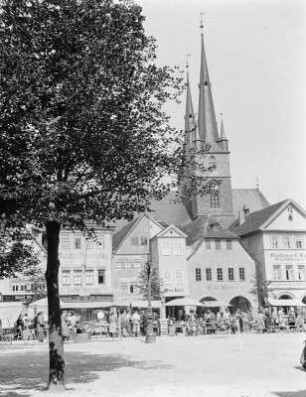 Saalfeld, Markt mit Johanniskirche
