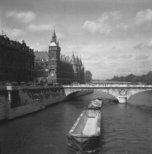 Palais de Justice — Tour de l'Horloge