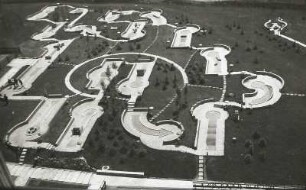 Suhl. Minigolf-Anlage. Blick vom Interhotel Panorama