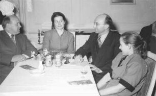 Glotterbad: Am Tisch; Familie Franz Striebel
