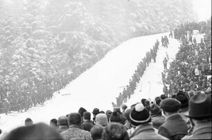 Hinterzarten: gesamte Sprungschanze, von unten