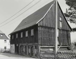 Neusalza-Spremberg, Umgebindehaus : Neusalza-Spremberg. Wohnhaus (Umgebindehaus), Bergstraße 9. Straßenansicht