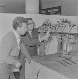Ingenieur Schule : Bautzen. Ingenieurschule für Fördertechnik, Löbauer Straße 1. Unterrichtsraum