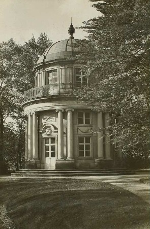 Englischer Pavillon im Schlosspark : Dresden-Pillnitz. Englischer Pavillon (1787; Ch. T. Weinlig) im Schlosspark Pillnitz