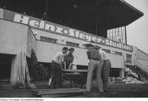Dresden, Heinz-Steyer-Stadion. Nationales Aufbauwerk Freiwillige Arbeitseinsätze im Stadion, 1952 & Freiwillige Arbeitseinsätze, Juni 1952