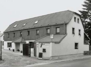Radebeul, Kötzschenbrodaer Straße 183. Wohnhaus (19. Jh.)