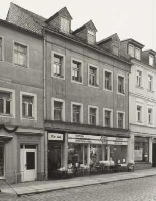 Mittweida, Wohnhaus mit Laden : Mittweida. Wohnhaus mit Laden und Lager, Rochlitzer Straße 44, (um 1890). Straßenansicht