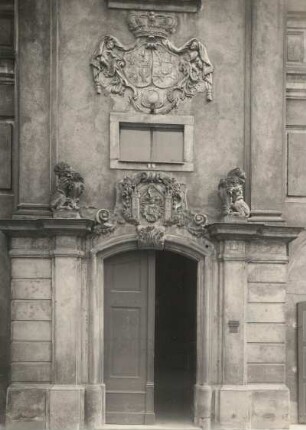 Löbau (Oberlausitz). Rathaus, Tor am Markt
