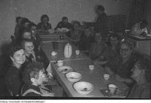 Studenten, u.a.: Dresden, Wohnheim Reichsstraße (Fritz-Löffler-Straße), Juni 1955
