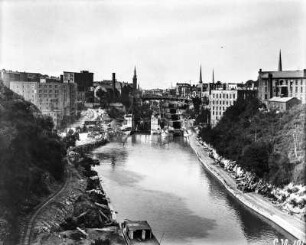 Lockport : Blick auf die kleine, an einem Kanal bei New York liegende Stadt Lockport.