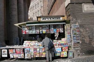 Rom 2004 - Zeitungsstand am Vatikan : Zeitungsstand am Vatikan in Rom, aufgenommen im April 2004