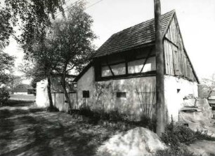 Panschwitz-Kuckau-Jauer, Denkmalstraße 12. Dreiseithof (1801/1850)
