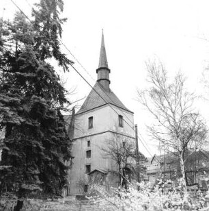Dresden-Leuben. Kirchturm der alten Pfarrkirche (wohl 1512). Ansicht von Südwest