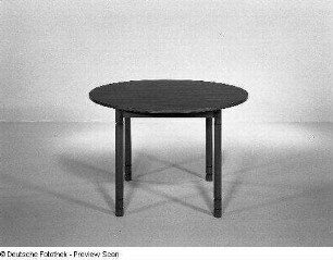 Runder Eßtisch (Modell E 110/51)