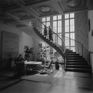 Saßnitz. Ehemaliges Seemannsheim, heute Hotel,Eingangshalle