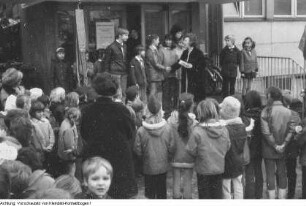 Dresden, Johannstadt, Albrecht-Dürer-Straße. 52. POS Dresden (Prof. Leupold), Solidaritäts-Meeting mit Karl Friedemann (Arbeiterveteran, Verfolgter des Naziregimes (VdN) und Spanienkämpfer (1936-1939)) für das unterdrückte Volk Chiles, 1974 & Schule, 1974-1975
