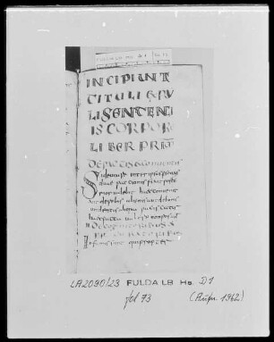 Formulae Andegavenses — Incipit mit Kapitalen, Folio 73recto
