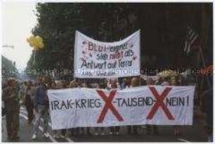 Transparent vom Attac-Aktionstag in Köln 2002 gegen den Irak-Krieg