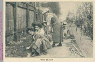 Schülerinnen der Obst- und Gartenbauschule für Frauen gebildeter Stände in Marienfelde beim Pflanzen